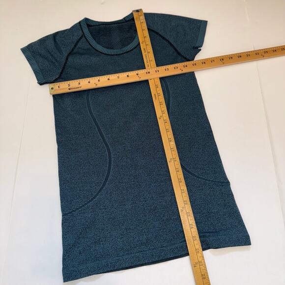 Lululemon Run: Swiftly Tech Short Sleeve Scoop Women’s 4 Blue Seamless AntiStink - Picture 13 of 14